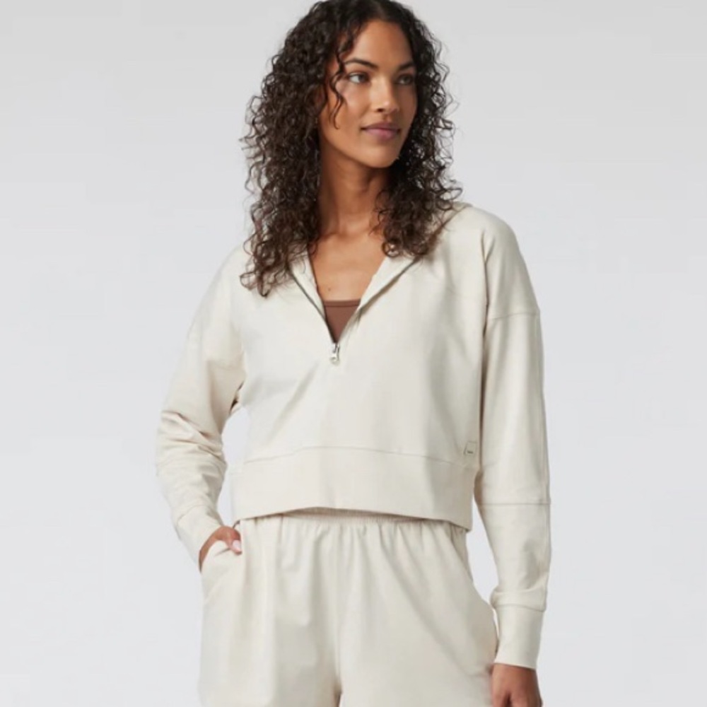 NWT Vuori Halo half zip crop hoodie - milkweed heather XL